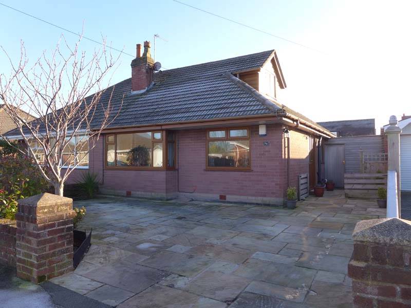 OIEO £180,000 MEADOWCROFT AVENUE HAMBLETON FY6 9AD