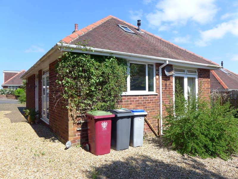 OIEO £175,000 ASHLEY CLOSE BISPHAM BLACKPOOL FY2 0RF