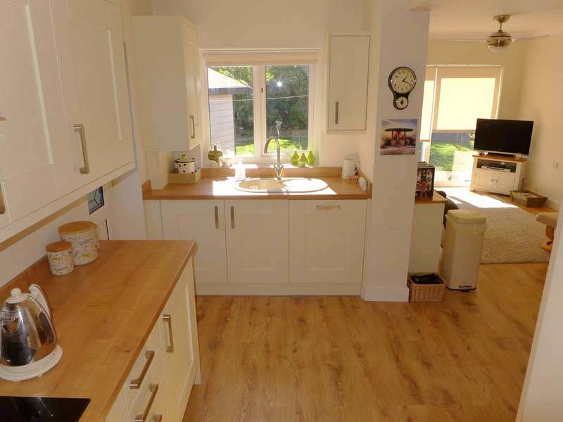 £259,950 CALDER AVENUE THORNTON CLEVELEYS FY5 2TP