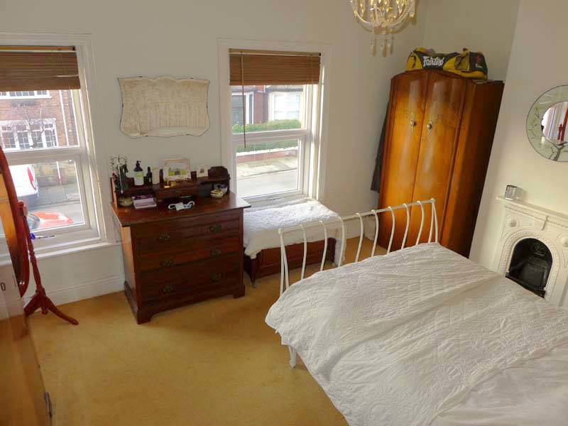 MOORFIELD AVENUE CARLETON POULTONLEFYLDE FY6 7QD