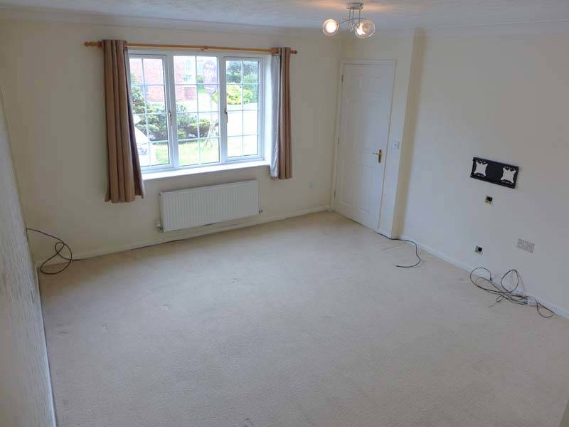 OIEO £120,000 SANDWELL AVENUE THORNTON CLEVELEYS FY5 4FN