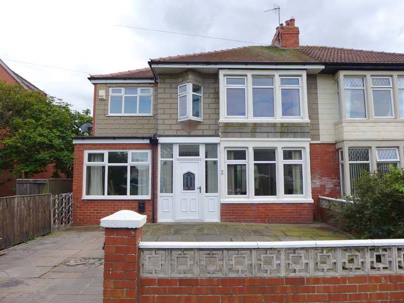 OIRO £140,000 CARR GATE THORNTON CLEVELEYS FY5 1LB