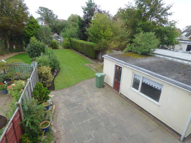 DEEPDALE AVENUE CARLETON POULTON LE FYLDE FY6 7NS