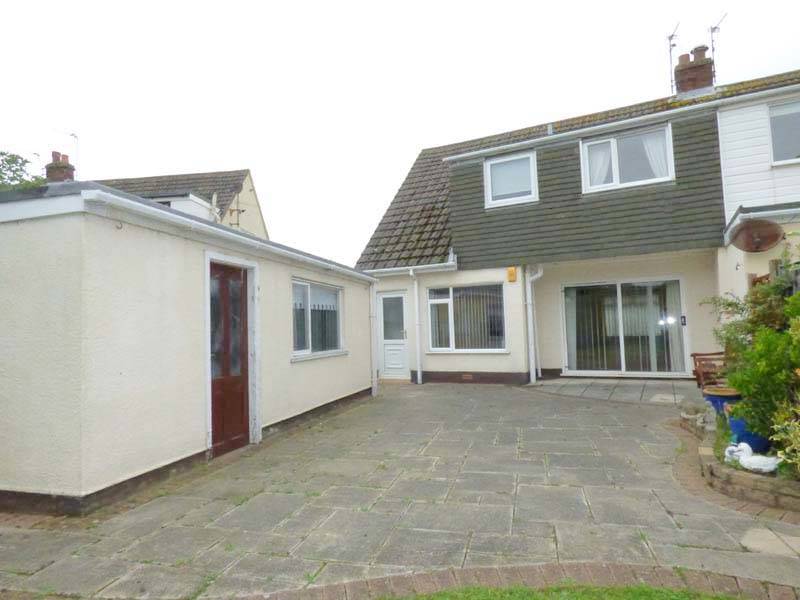 DEEPDALE AVENUE CARLETON POULTON LE FYLDE FY6 7NS