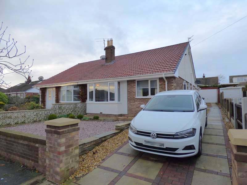 OIEO £160,000 CHELTENHAM CRESCENT THORNTON CLEVELEYS FY5 5NB