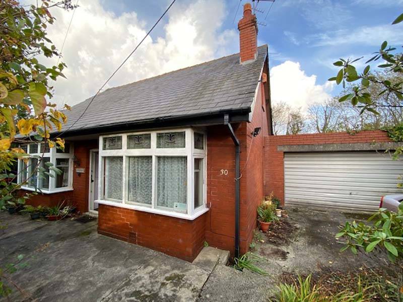 Guide Price £175,000 ROSSENDALE AVENUE SOUTH THORNTON CLEVELEYS