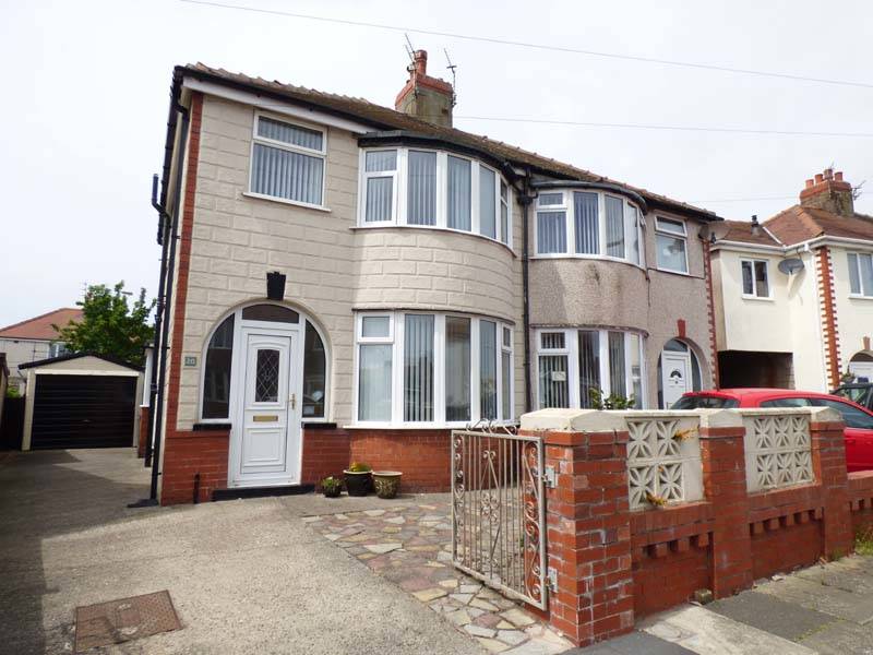OIEO £115,000 LOCKERBIE AVENUE THORNTON CLEVELEYS FY5 3EN