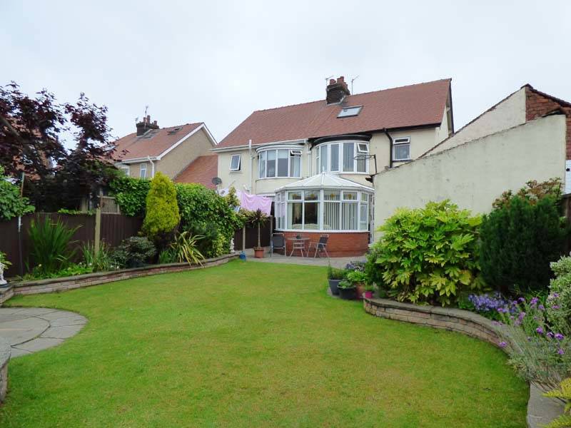 OIRO £170,000 MEADOWCROFT AVENUE THORNTON CLEVELEYS FY5 3AX