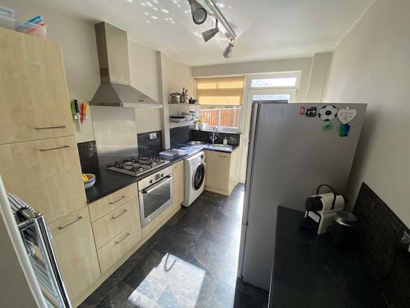 WREN CLOSE CARLETON POULTONLEFYLDE FY6 7QL