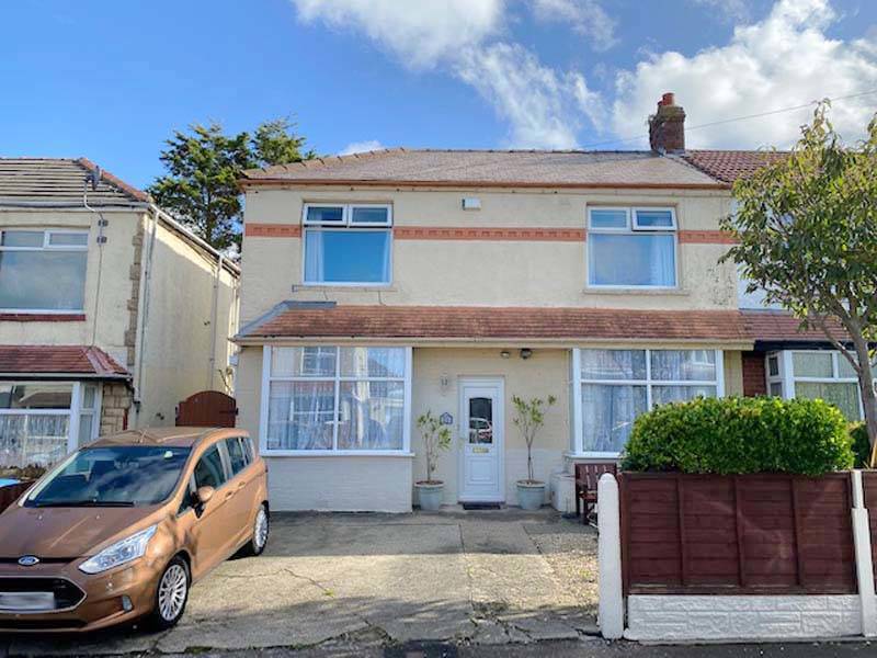 OIEO £120,000 ROSSENDALE AVENUE NORTH THORNTON CLEVELEYS FY5 4NS