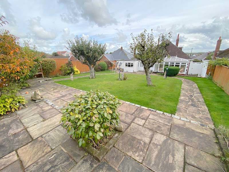 LINDSAY AVENUE POULTONLEFYLDE LANCASHIRE FY6 8BQ