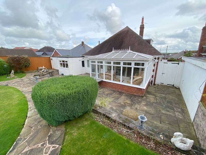 LINDSAY AVENUE POULTONLEFYLDE LANCASHIRE FY6 8BQ