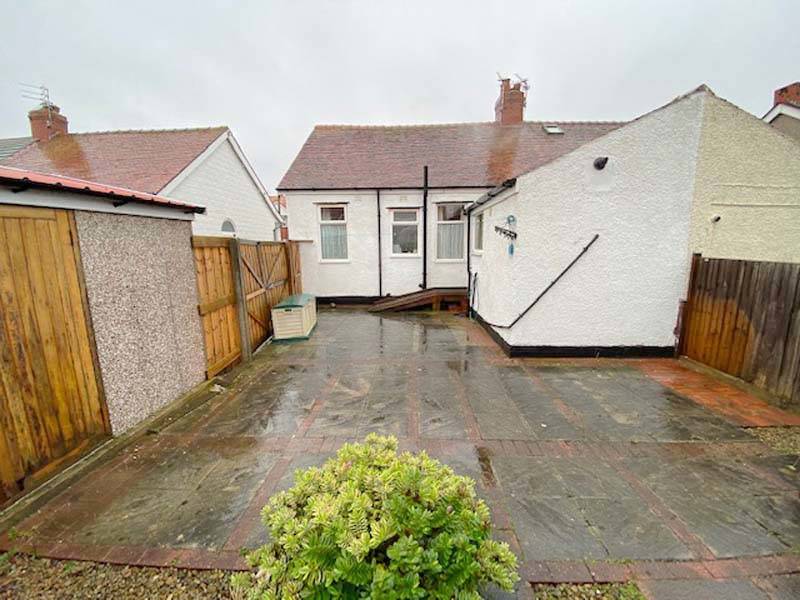 OIEO £120,000 HENLEY AVENUE THORNTON CLEVELEYS FY5 2BN