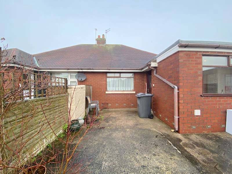 OIEO £135,000 CUMBERLAND AVENUE THORNTON CLEVELEYS FY5 2PF