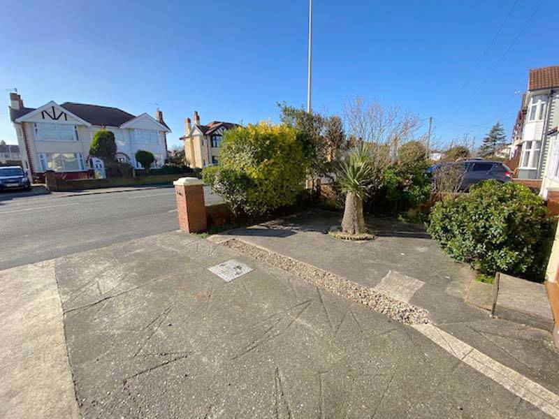 OIEO £159,999 LUTON ROAD THORNTON CLEVELEYS FY5 3QX