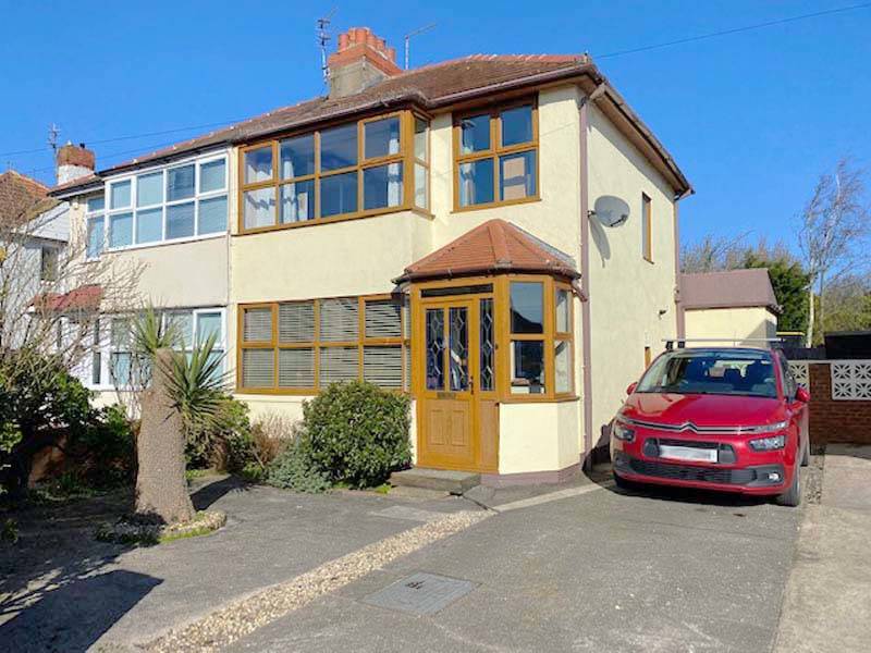 OIEO £159,999 LUTON ROAD THORNTON CLEVELEYS FY5 3QX