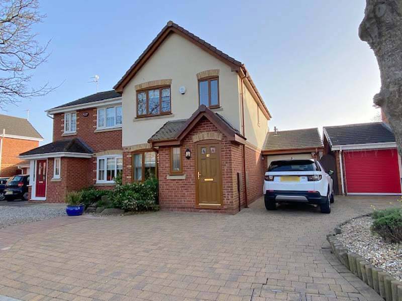 OIEO £255,000 OXFORD ROAD ANSDELL LYTHAM ST ANNES FY8 4EG
