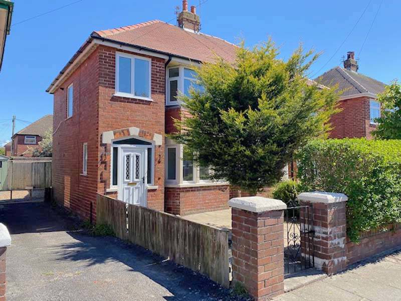 OIEO £120,000 AINTREE ROAD THORNTON CLEVELEYS FY5 5HW