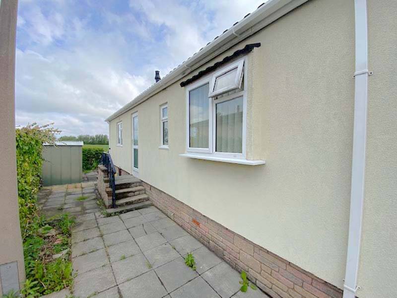 £69,999 OIEO FIRST AVENUE WOODSIDE PARK STALMINE LANCASHIRE