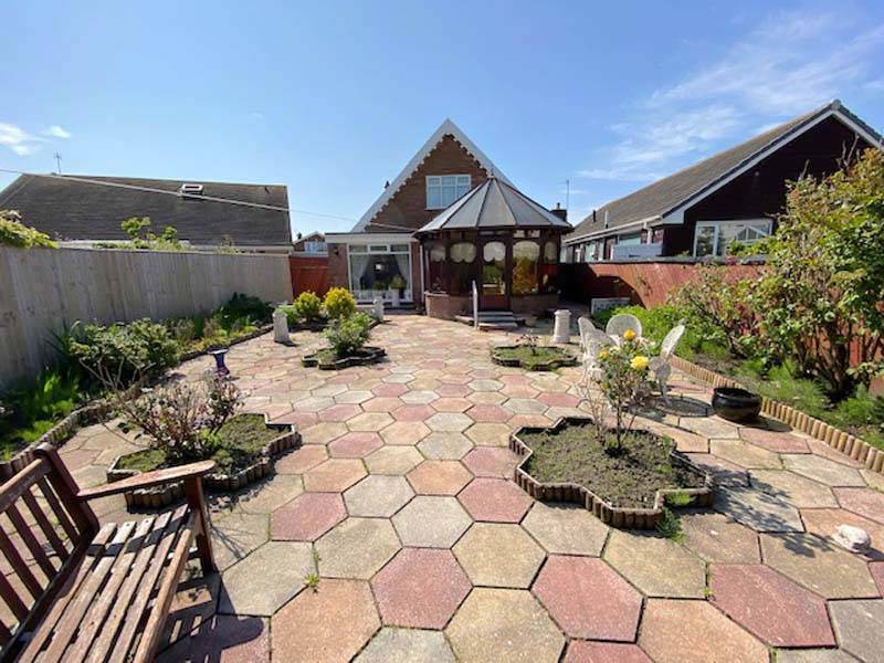 OIEO £250,000 QUEENSBURY ROAD THORNTON CLEVELEYS FY5 1SW