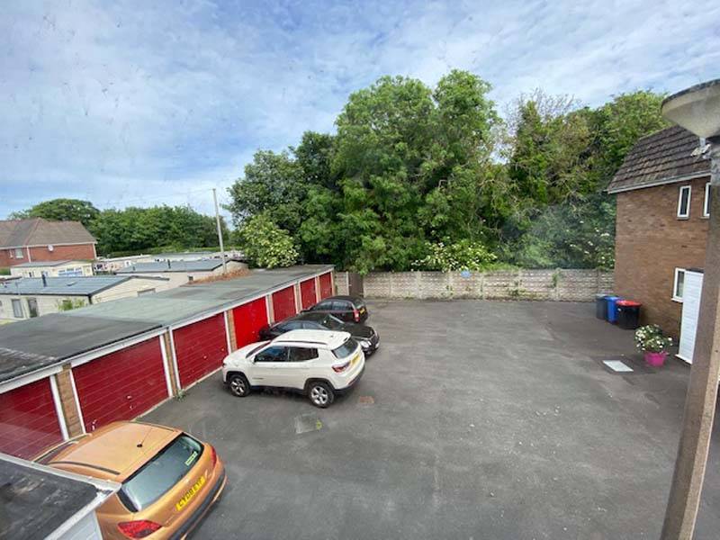 OIEO £110,000 LAWSONS COURT THORNTON CLEVELEYS LANCASHIRE FY5 4DJ