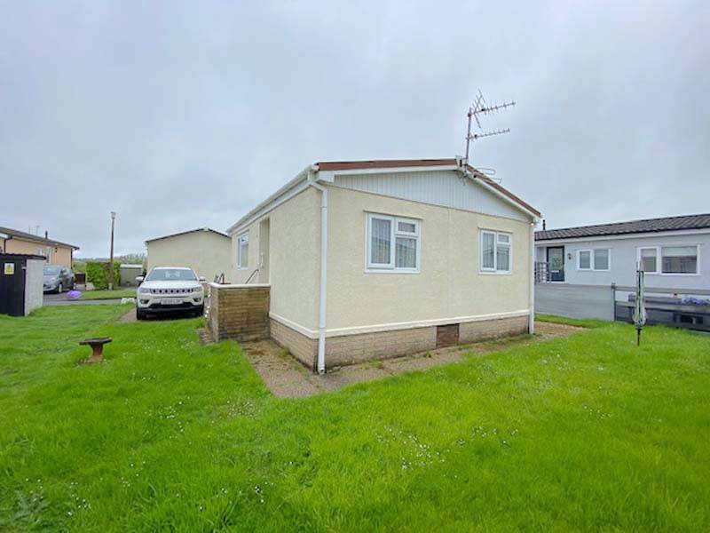 FIRST AVENUE WOODSIDE PARK STALMINE POULTON LE FYLDE FY6 0PL