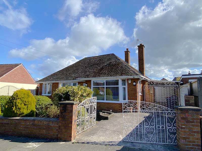 Guide Price £249,999 ROWLAND LANE THORNTON CLEVELEYS FY5 2QU