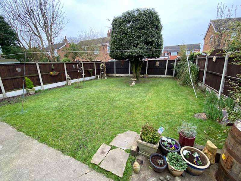 OIEO £235,000 HAWTHORNE ROAD THORNTON CLEVELEYS LANCASHIRE FY5 5DH