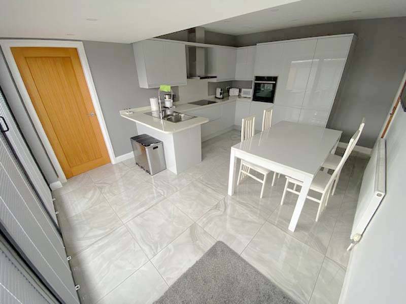 OIEO £380,000 MEADOWS AVENUE THORNTON CLEVELEYS FY5 2TW