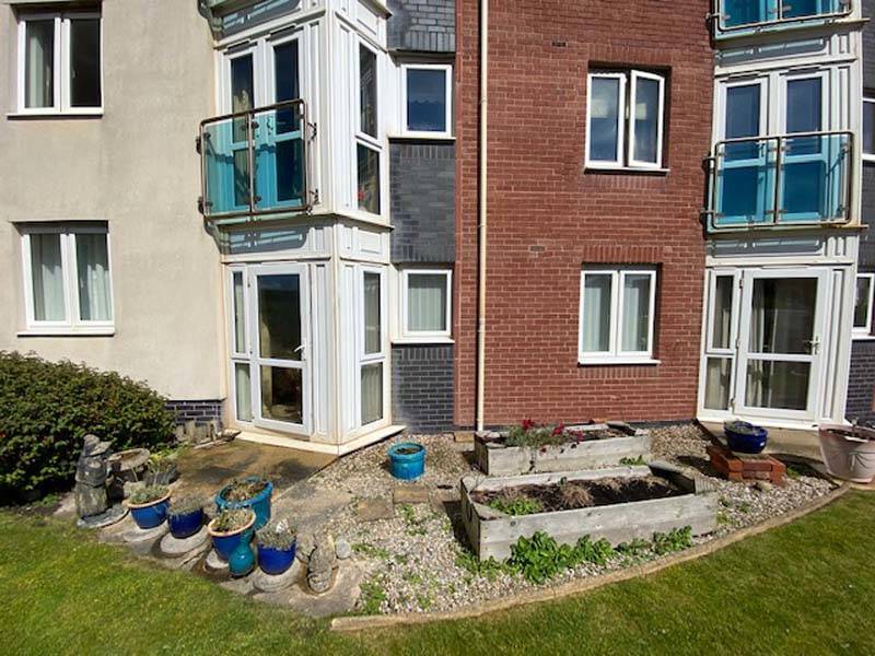 OIEO £85,000 HOLROYD COURT BISPHAM BLACKPOOL LANCASHIRE FY2 9JH