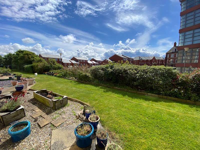 OIEO £85,000 HOLROYD COURT BISPHAM BLACKPOOL LANCASHIRE FY2 9JH