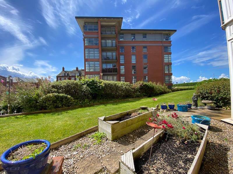 OIEO £85,000 HOLROYD COURT BISPHAM BLACKPOOL LANCASHIRE FY2 9JH