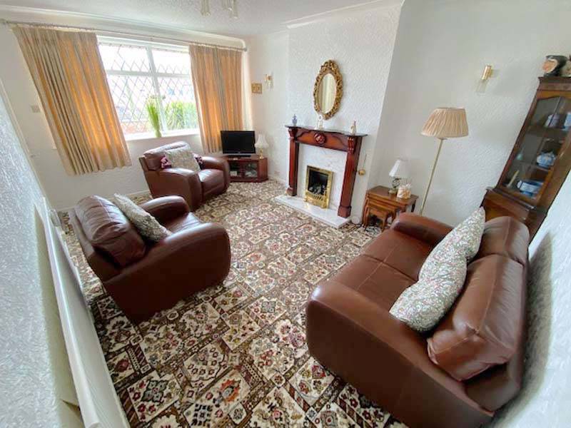 OIEO £160,000 SILVERDALE AVENUE LARKHOLME FLEETWOOD FY7 8QR