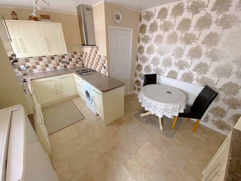 OIEO £160,000 SILVERDALE AVENUE LARKHOLME FLEETWOOD FY7 8QR