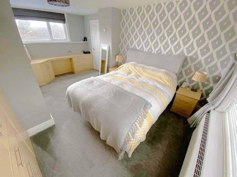 OIEO £305,000 WOODLEY AVENUE THORNTON CLEVELEYS LANCASHIRE FY5 4EJ