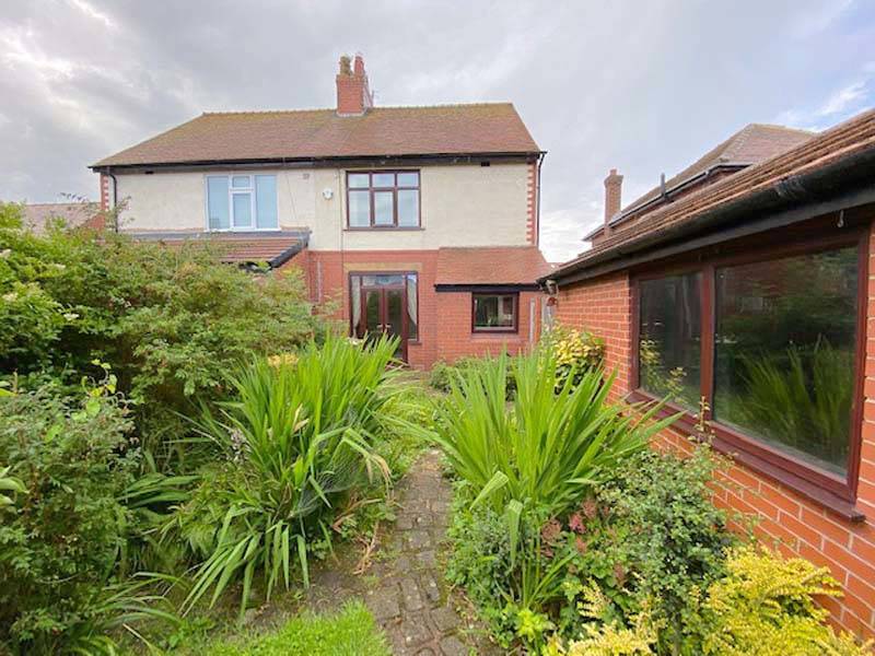 OIEO £200,000 WEST DRIVE THORNTON CLEVELEYS LANCASHIRE FY5 2EH