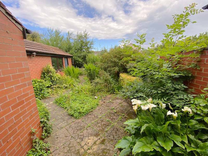 OIEO £200,000 WEST DRIVE THORNTON CLEVELEYS LANCASHIRE FY5 2EH