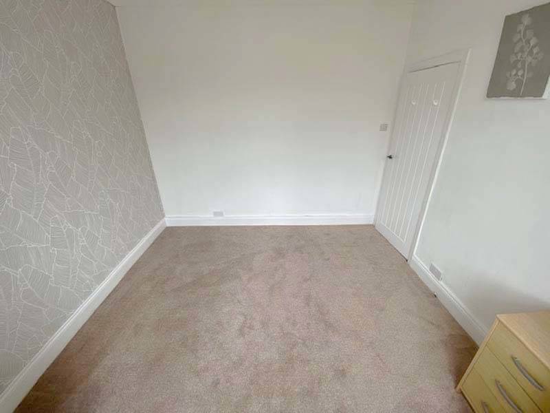 OIEO £175,000 ROSSENDALE AVENUE NORTH THORNTON CLEVELEYS FY5 4NT