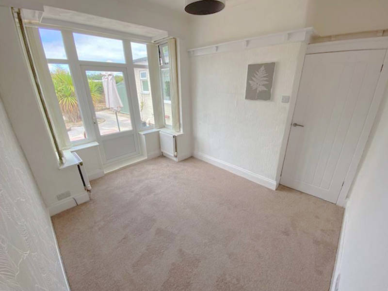 OIEO £175,000 ROSSENDALE AVENUE NORTH THORNTON CLEVELEYS FY5 4NT