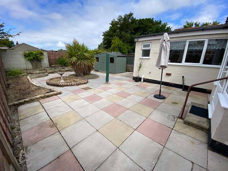 OIEO £175,000 ROSSENDALE AVENUE NORTH THORNTON CLEVELEYS FY5 4NT