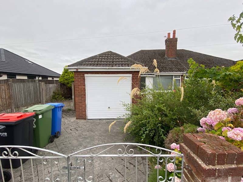 OIEO £140,000 AINTREE ROAD THORNTON CLEVELEYS LANCASHIRE FY5 5HW