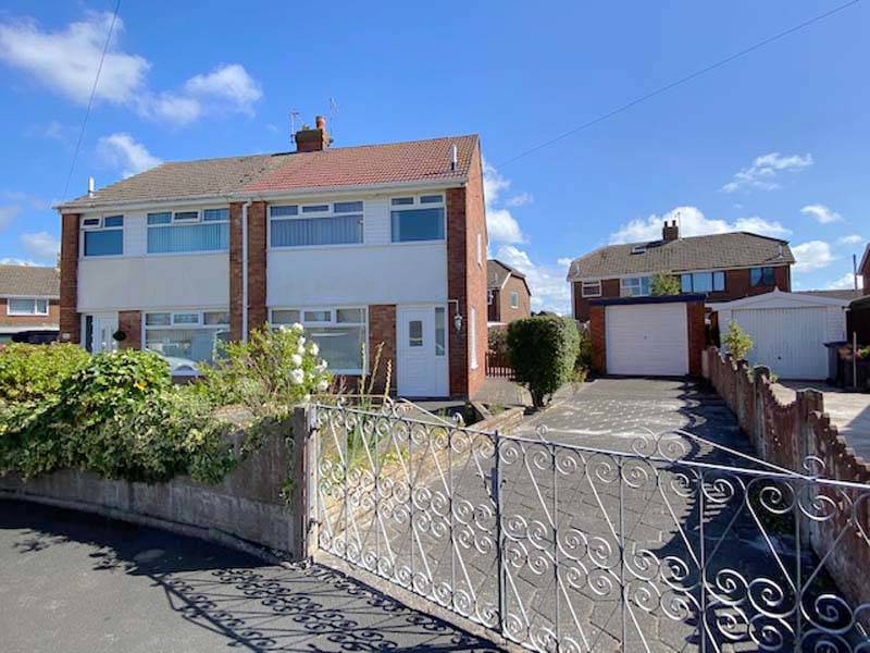 OIRO £140,000 KINNERTON PLACE THORNTON CLEVELEYS LANCASHIRE FY5 3DG