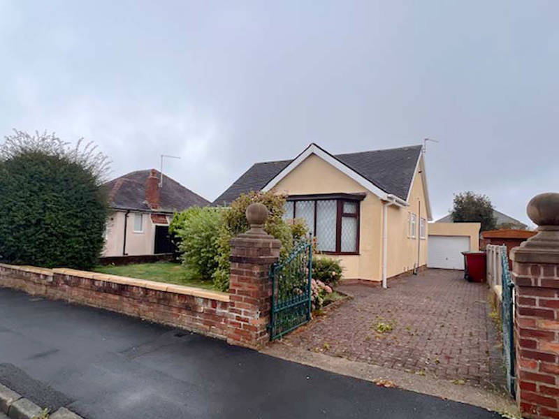 OIEO £240,000 BOSTON AVENUE BISPHAM BLACKPOOL LANCASHIRE FY2 9BZ