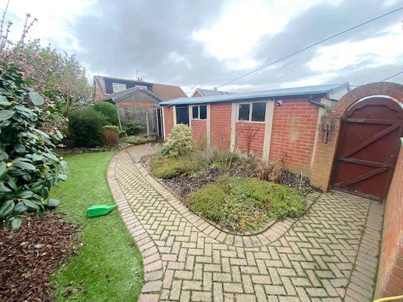 OIEO £175,000 GASKELL CRESCENT THORNTON CLEVELEYS FY5 2TB
