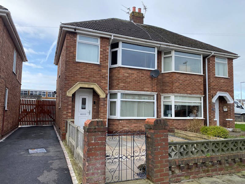 OIEO £149,999 CROFTON AVENUE BISPHAM BLACKPOOL FY2 0BB