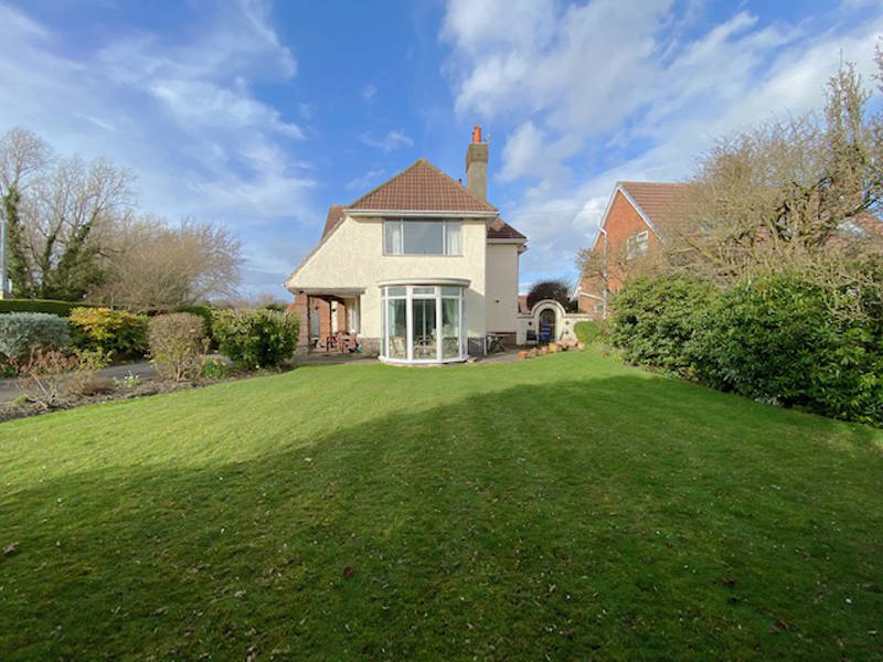 OIEO £495,000 VICTORIA ROAD WEST THORNTON CLEVELEYS FY5 3QE