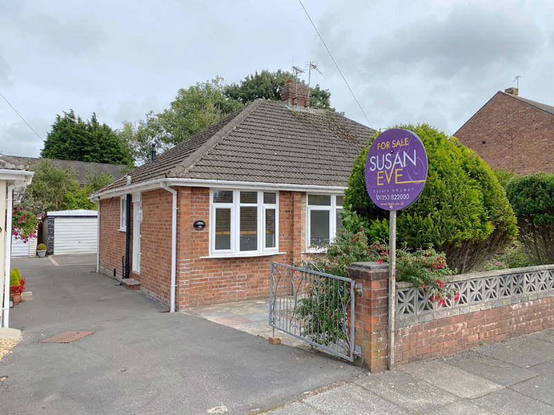 OIEO £160,000 TRUNNAH GARDENS THORNTON CLEVELEYS FY5 4BT