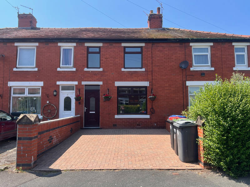 OIEO £130,000 LONGTON AVENUE THORNTON CLEVELEYS FY5 4BX
