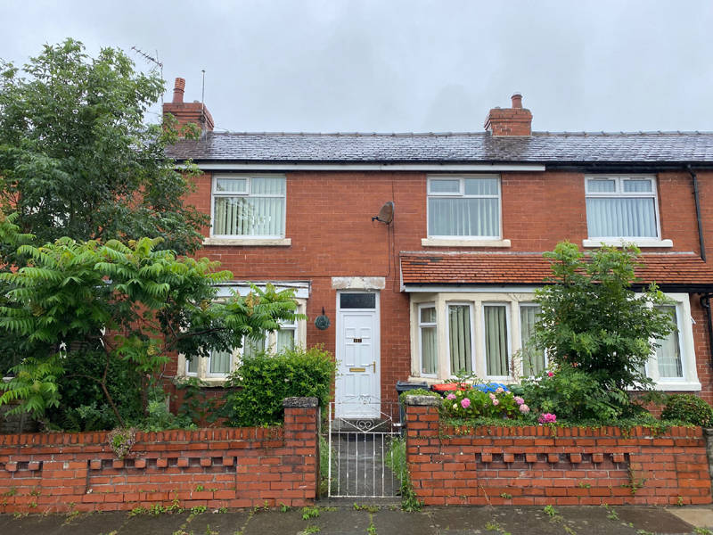OIEO £140,000 KERSLEA AVENUE NORMOSS BLACKPOOL FY3 0AW