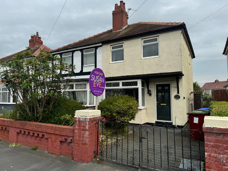 OIRO £110,000 ROOKWOOD AVENUE THORNTON CLEVELEYS FY5 3QW